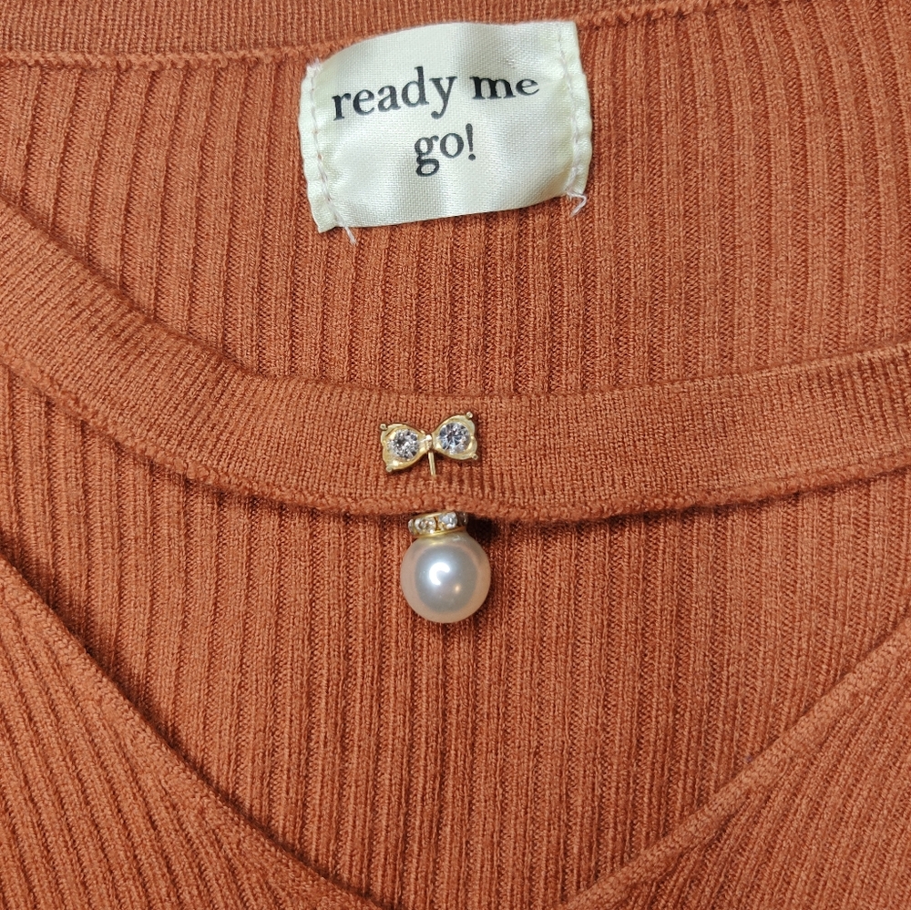Women's Rust Sweater - Picture 3 of 3